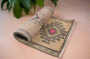 "Daisy Jones" Vintage Oushak Rug •1.6 x 3ft
